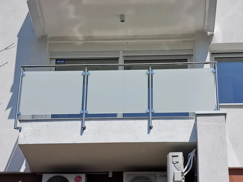 Staklene ograde za balkone