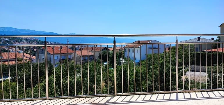Inox ograda za balkon model Anya s okomitim ispunama